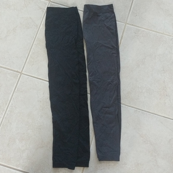 Small black and gray Pink Rose leggings - Picture 1 of 5